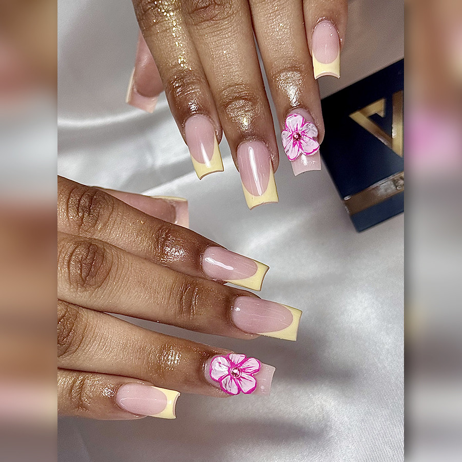 V Nail Lounge